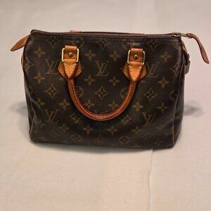 Louis Vuitton Speedy 25 Purse